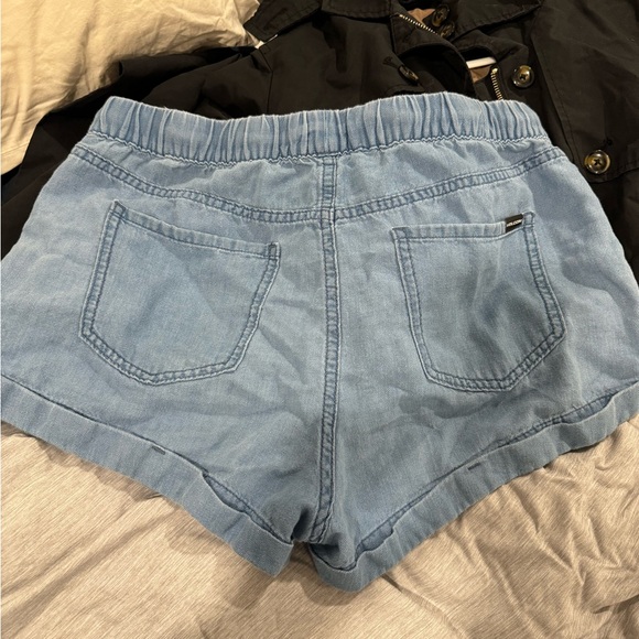 Volcom Sunday Strut shorts, gently used size medium - Picture 2 of 3